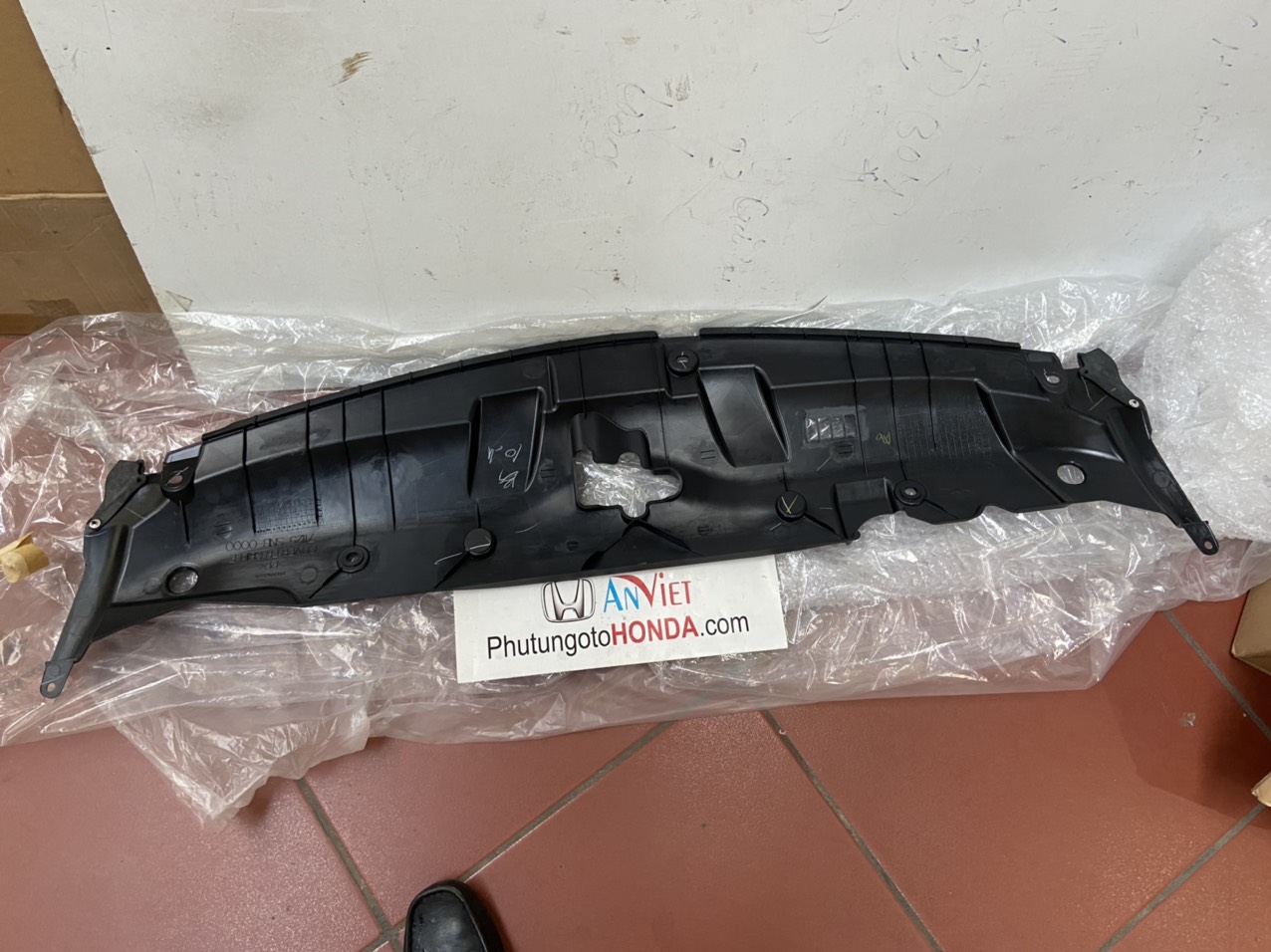 Tấm nhựa che khóa capo xe Honda CIVIC 2006 đến 2011